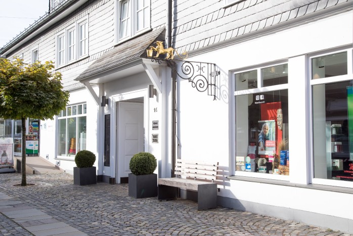 Löwen Apotheke