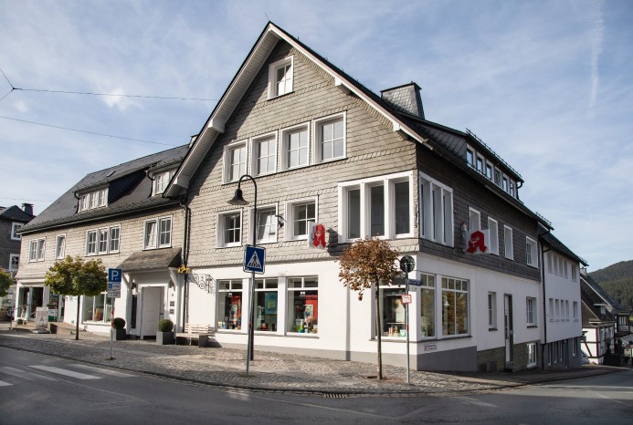 Löwen Apotheke
